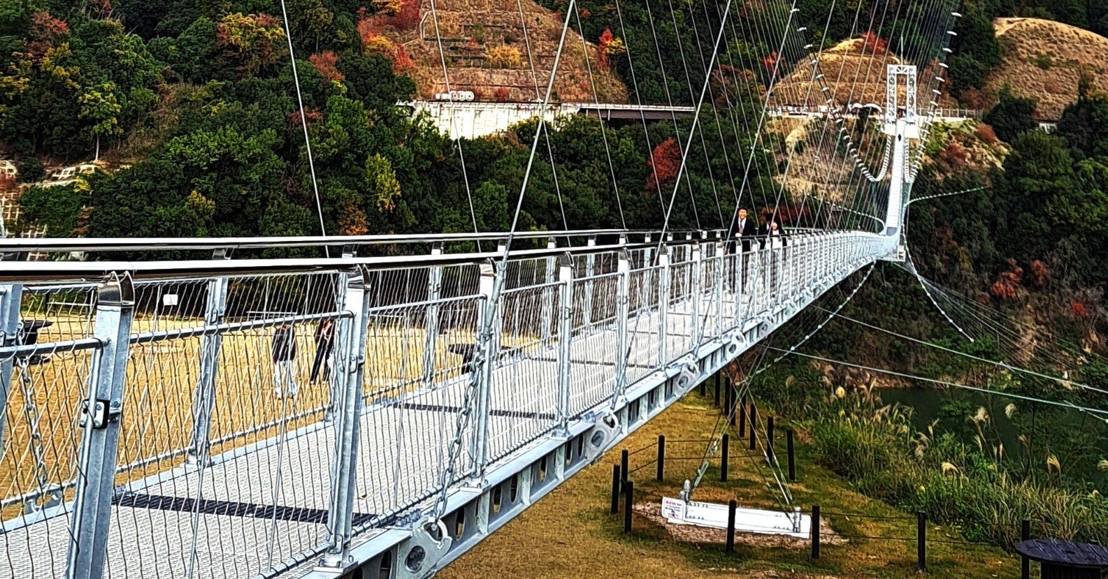 日本最長の歩行者専用吊り橋を渡って来ました。｜三木仁平