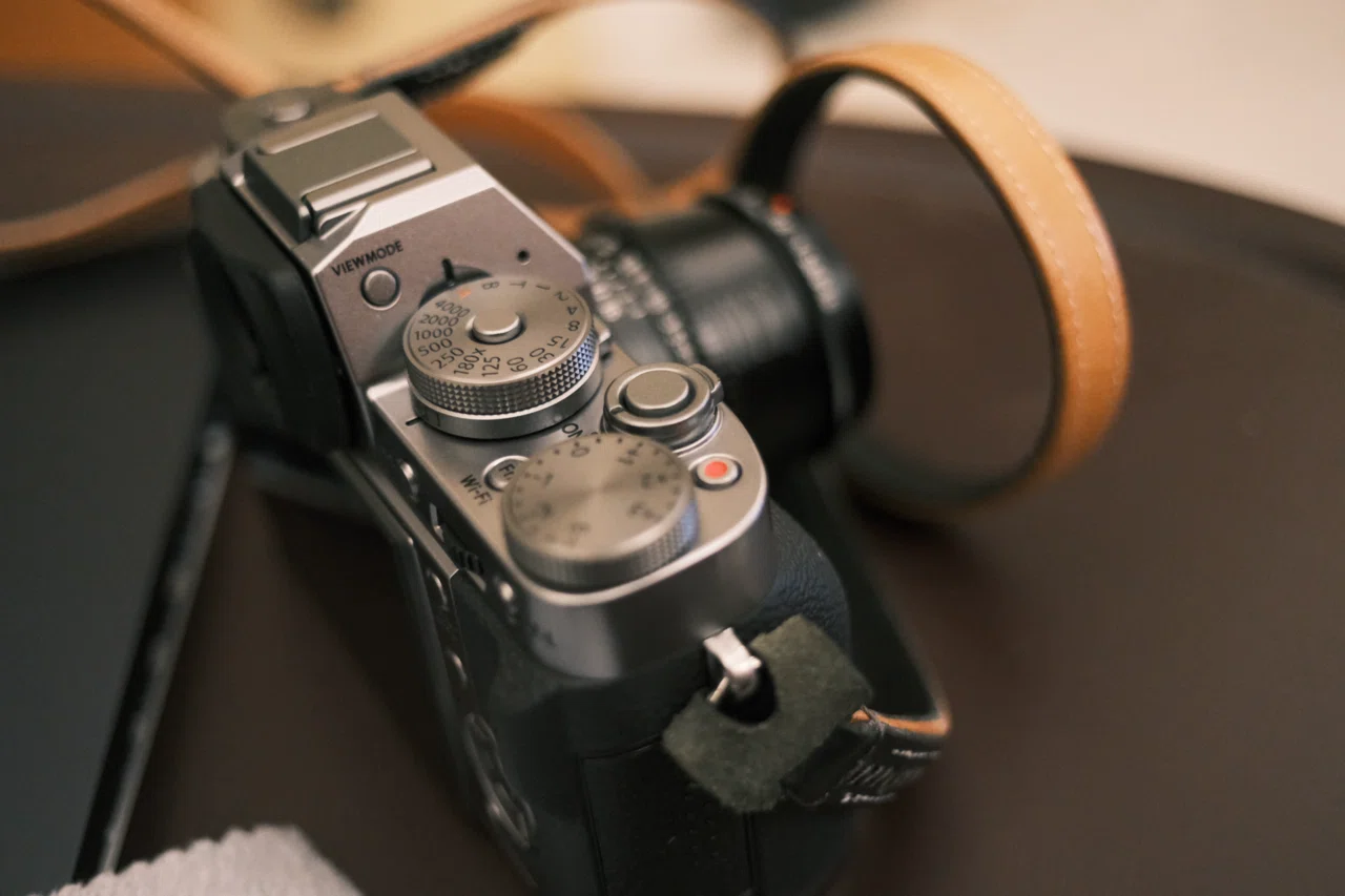 【限界値下げ】fujifilm x-t1 いろいろオマケ付き(レリーズ500回) 1630万画素しかないんだけれども｜FUJIFILM X-T1｜butchmisao