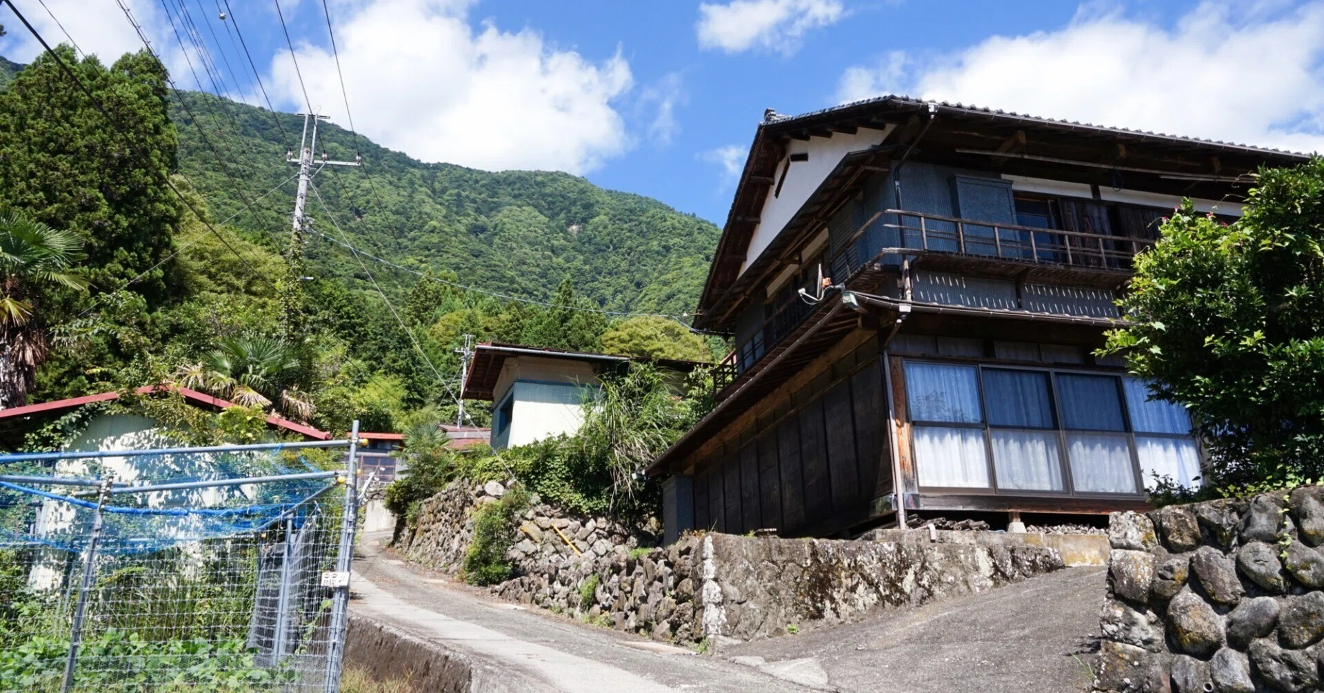 中山間・人口減少地域に限り人員基準を緩和した特例介護サービスの新