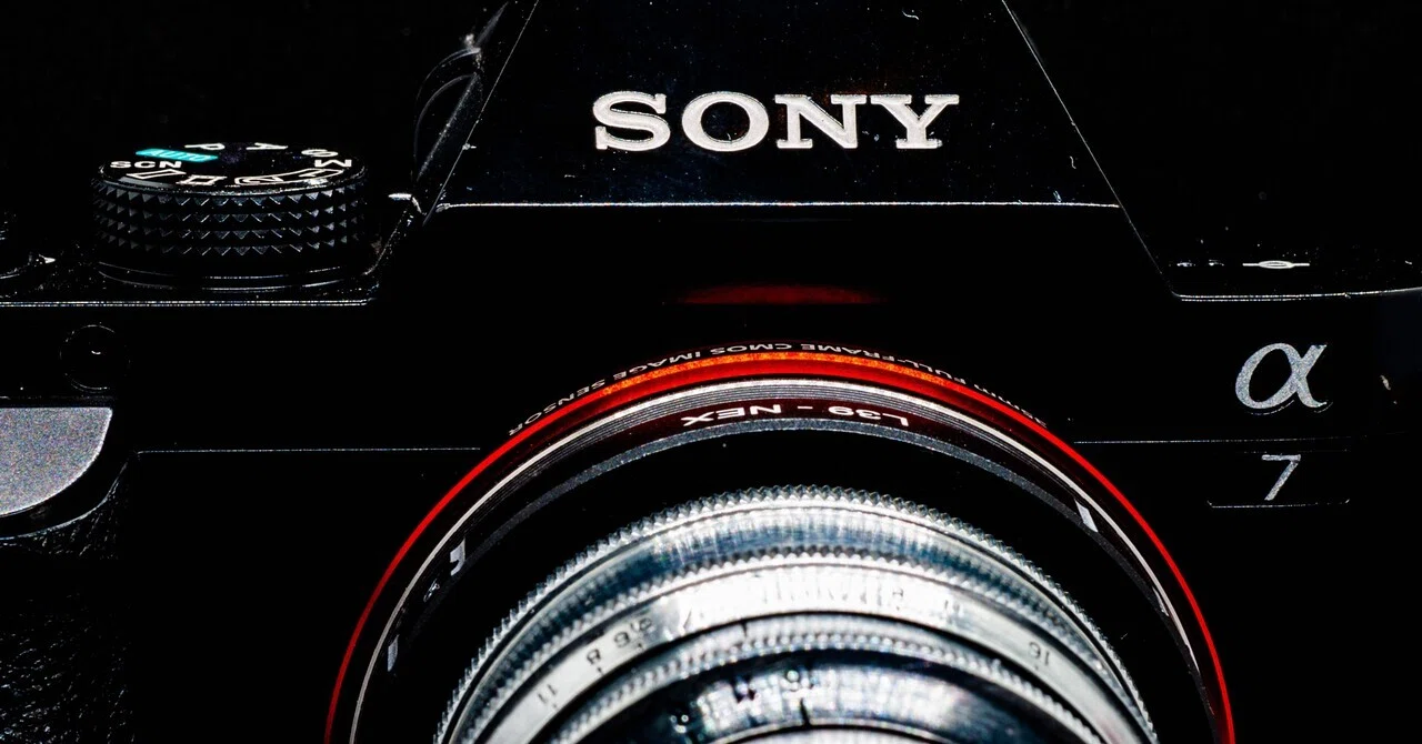 SONYの初代α7を手放せない理由〜高性能時代に逆行する“ゆっくり撮る