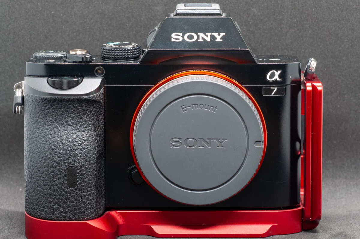 SONYの初代α7を手放せない理由〜高性能時代に逆行する“ゆっくり撮る