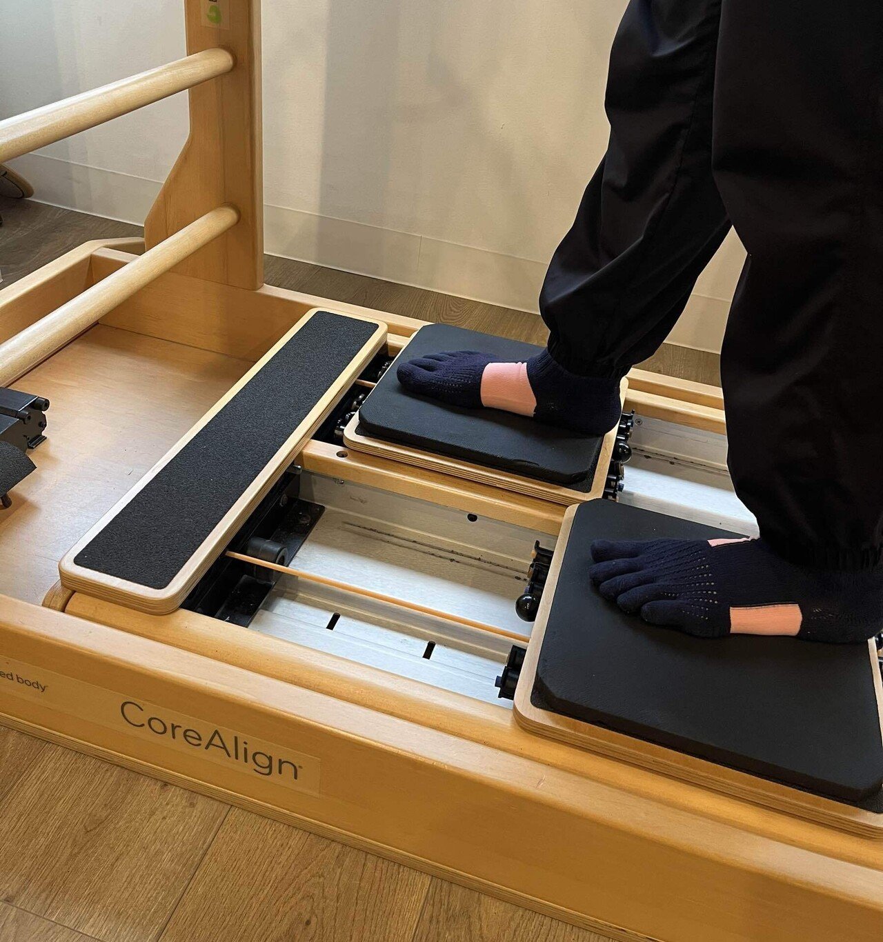 ピラティスマシン紹介〈コアアライン〉｜株式会社SPARX🐤ピラティス