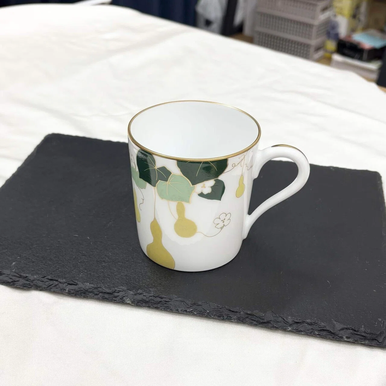 Introducing the Okura Art China 'Six Gourd' Mug｜テーブル