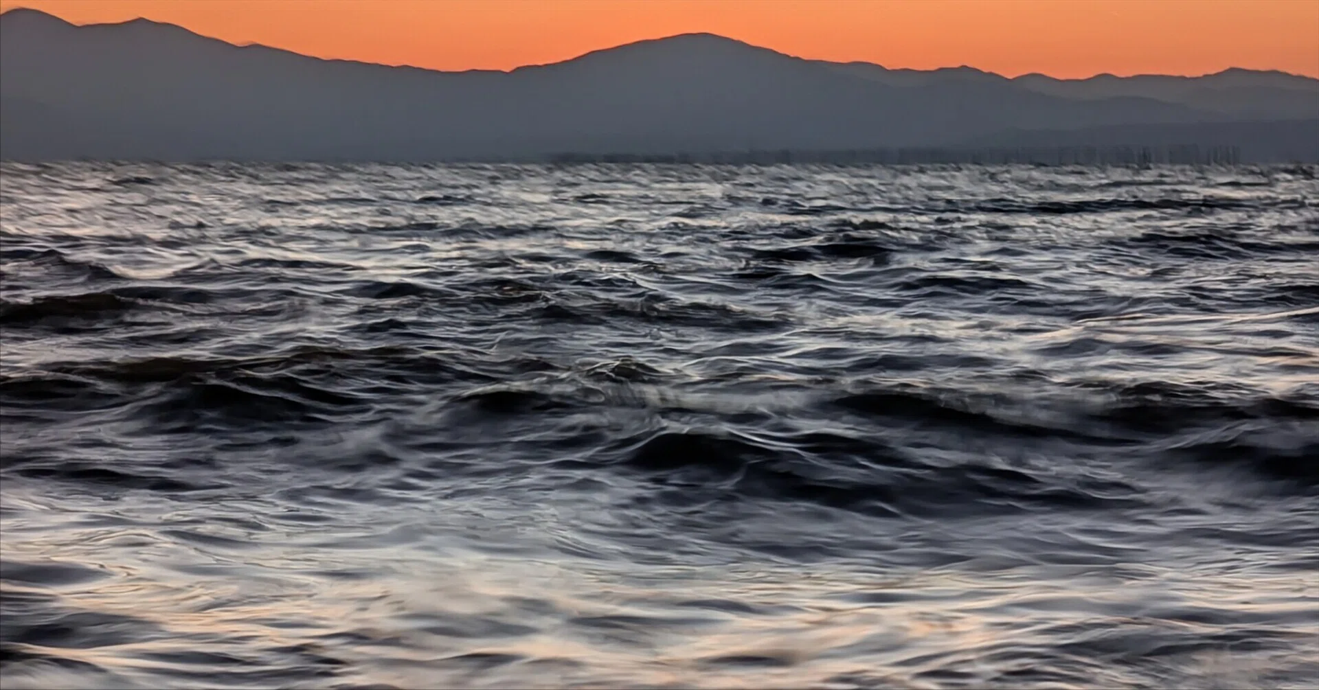 びわ湖岸で夕ばえ作戦 2025 № 25 夕日をGoogle Pixel 10 Pro XLの