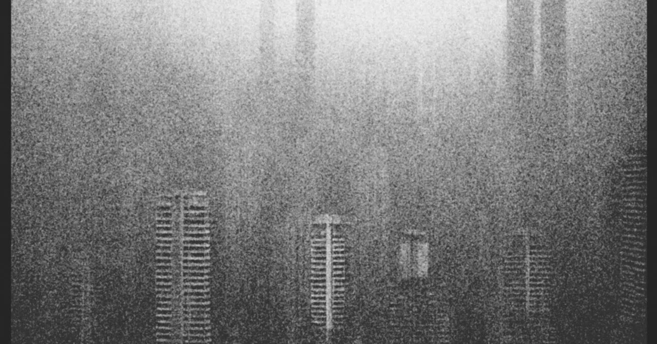 港の空の色は、 空きチャンネルに合わせたTVの色だった/Black Rain - Neuromancer [Room40]｜irwidr
