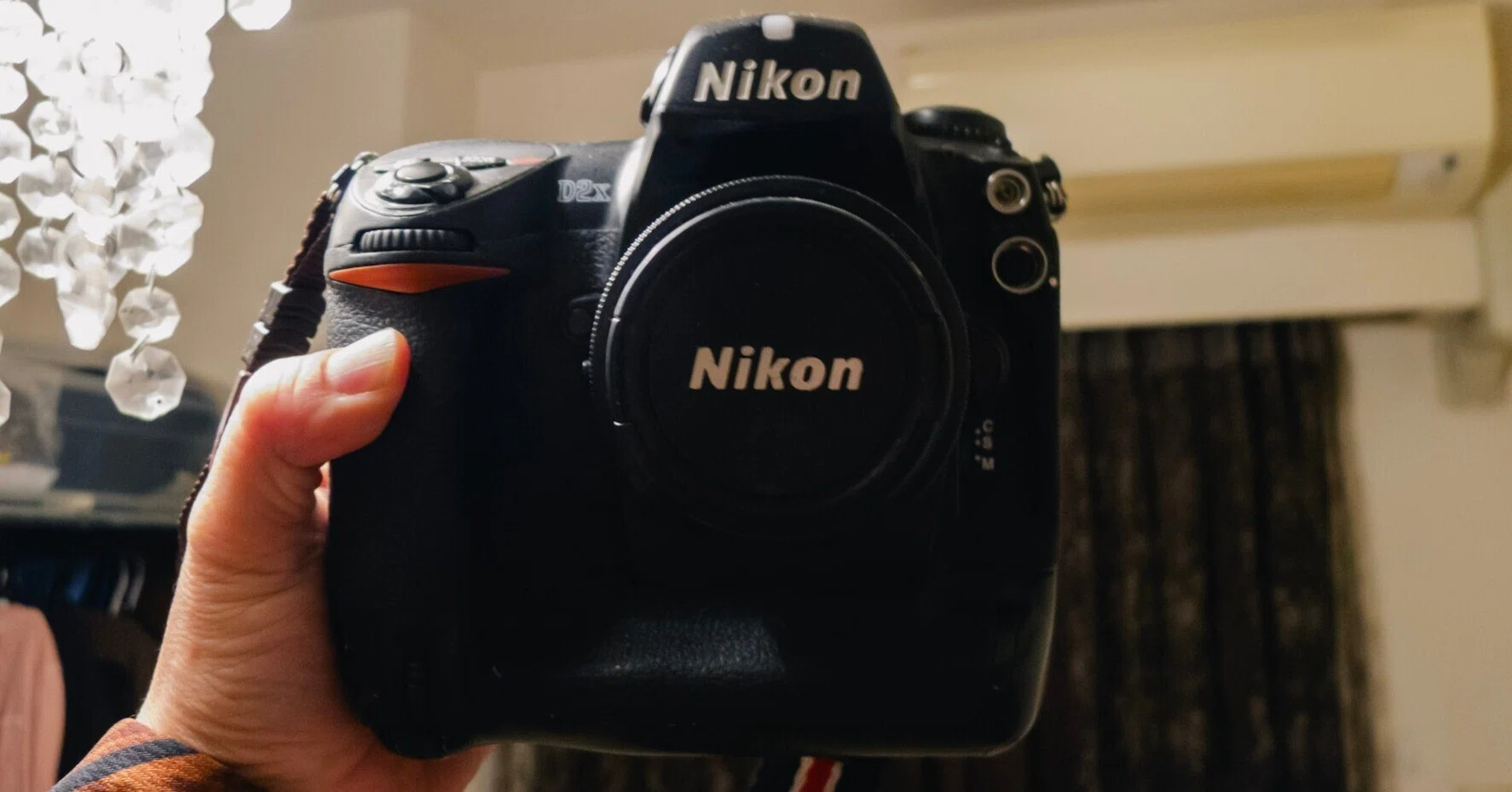 【ショット数17,740枚！】Nikon D2X デジタル一眼レフカメラ Amazon | Nikon D2X BODY (1240万画素) | デジタル一眼レフ 通販