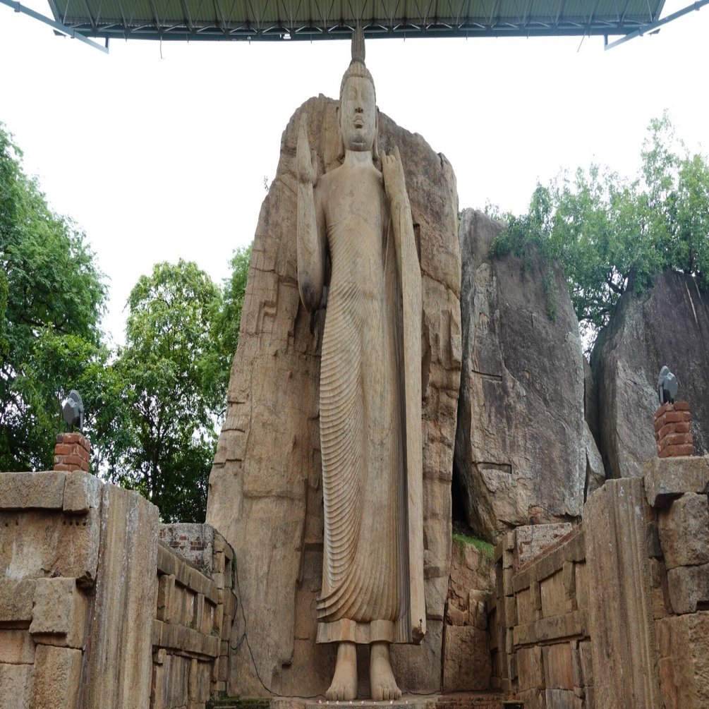 知る人ぞ知るスリランカの傑作アウカナ仏像を訪ねて｜僧侶上田隆弘の旅