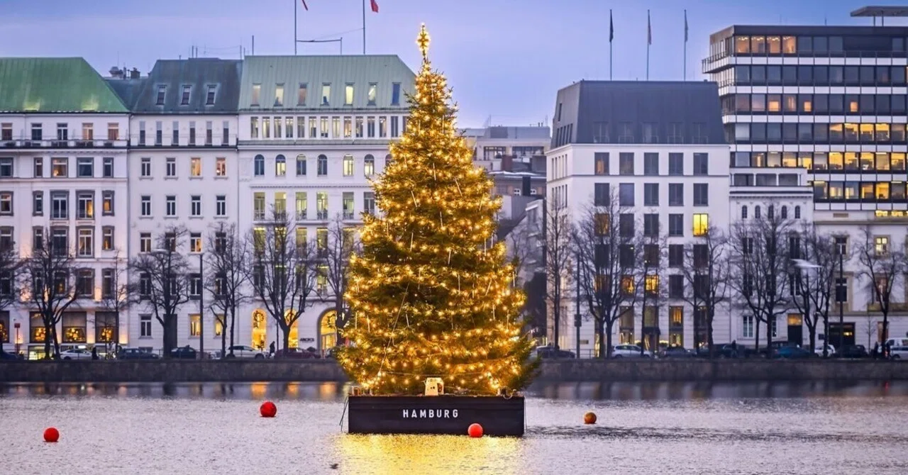 [German] Christmas tree floating on the lake (Solo trip to Germany ...