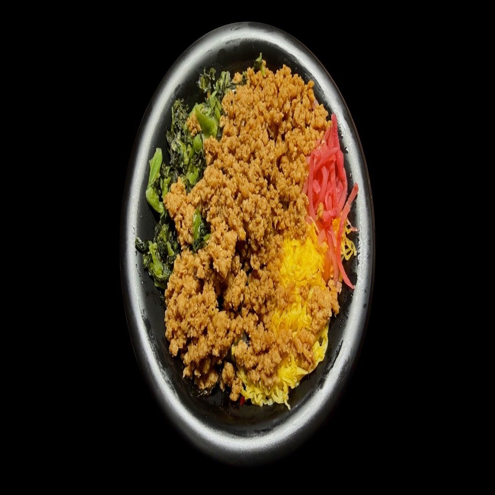 ザ・夜食 ヒライの「鶏そぼろ丼」｜西田親生