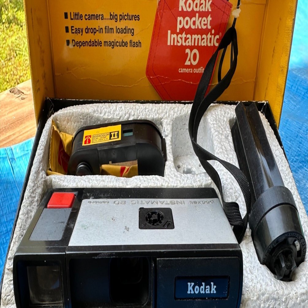 今では大きなポケットカメラ Kodak Pocket Instamatic 20｜ema_photo