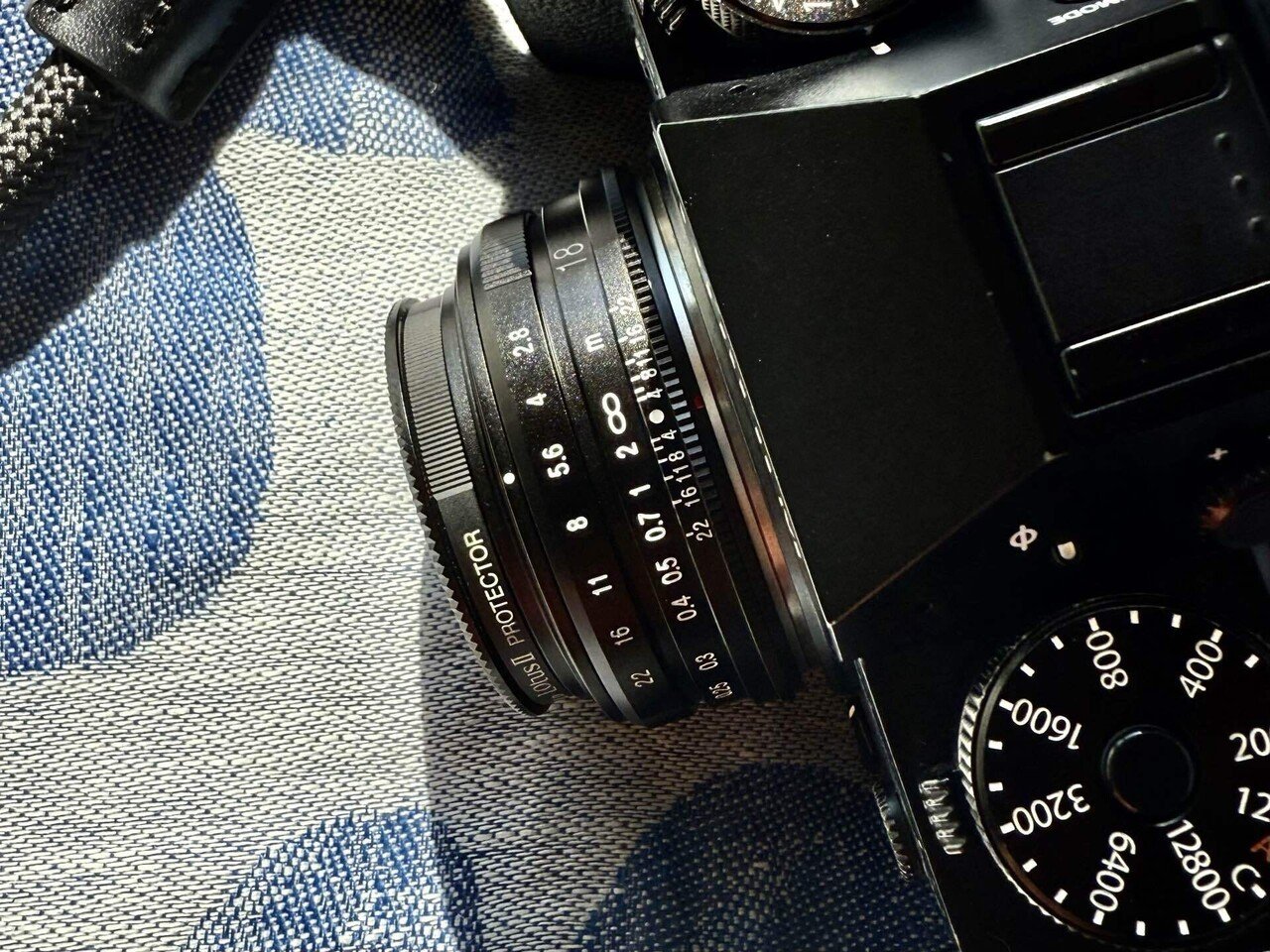 Y※プロフィール必読！　レンジなし colorskopar18mmF2.8(X) 都会のモノクロスナップがいい！レビューと私