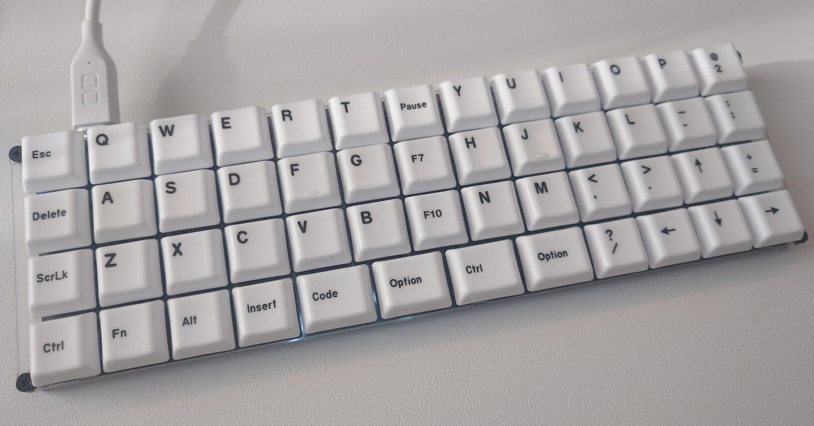 GoForty OrthoとCerakey」ロープロファイルオーソリニア40%キーボード