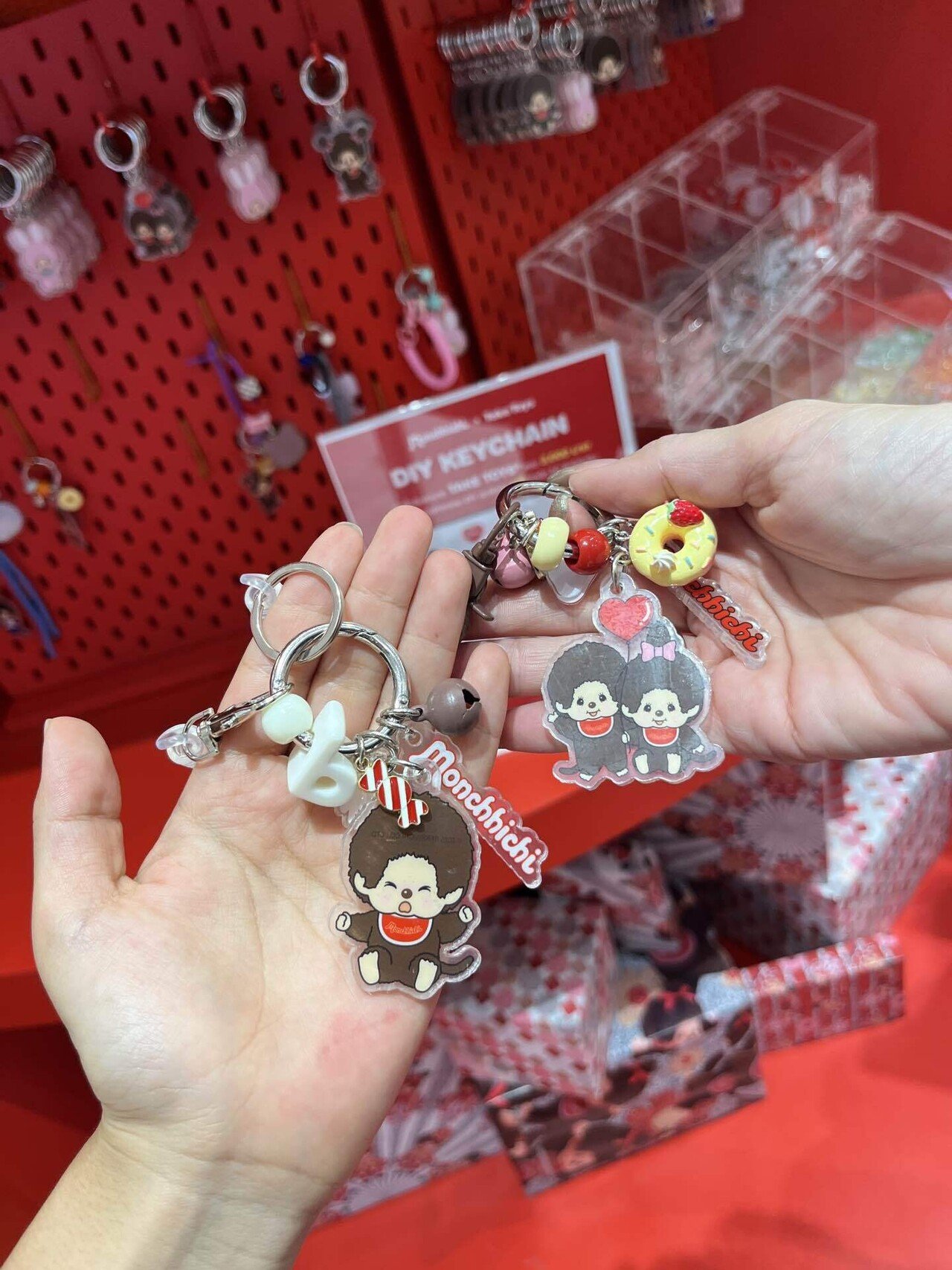 タイ限定　モンチッチ シープフォンチャームストラップ タイ初！モンチッチ ホリデーポップアップ🎄❄️バンコクで楽しむ冬の