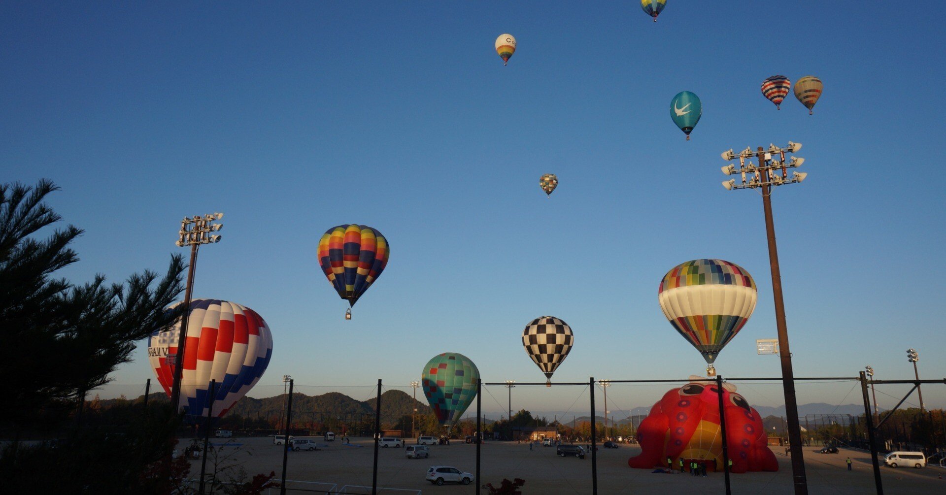 昭和　レトロ　コカコーラ　バルーン　気球 昭和 レトロ コカコーラ バルーン 気球 - メルカリ