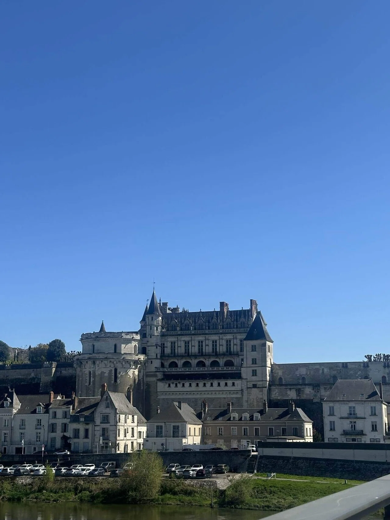 フランス観光】ダ・ヴィンチが眠る城、アンボワーズ城（Château d