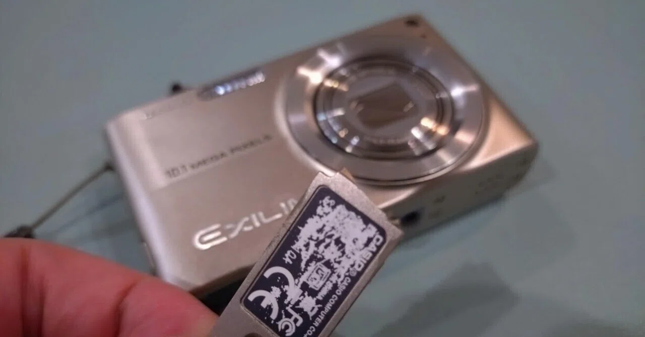 コンデジ　EXILIM　ジャンク 初めての「ジャンク品」購入。オールドコンデジを修理。2008年製 CASIO