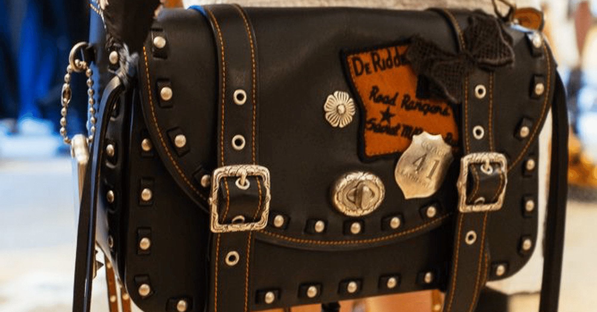 🎒 時を超えて愛される奇跡の革！「OLD COACH」のグラブタンレザーが