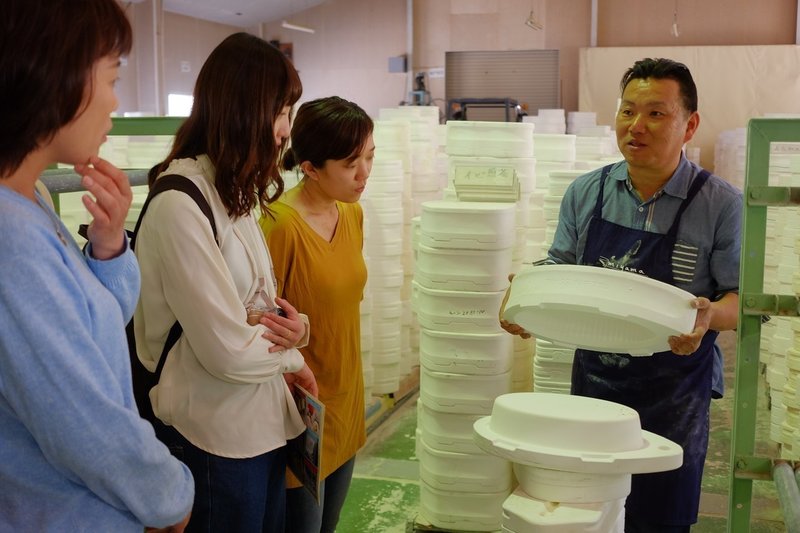 うつくしいうつわに恋して。暮らしの道具、白磁食器ツアー工場見学からグッドデザイン賞の白磁プレート2枚お土産付き6