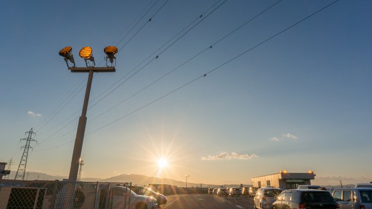 富山県砺波市にあるアピタの屋上駐車場より撮影した１枚です。 元日に撮影しましたが完全に公開時期遅れてますね(^_^;)