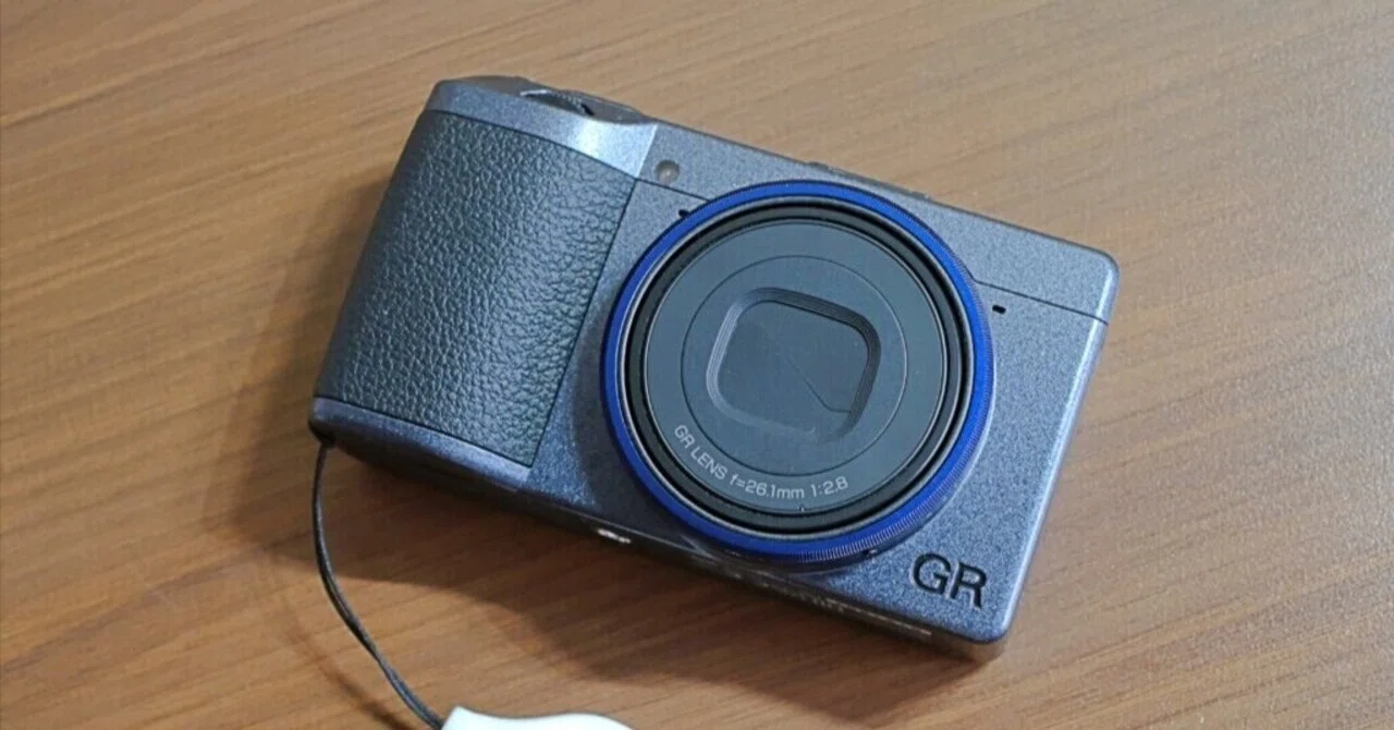 GR3x 1年使用レビュー。X100VIがあっても、僕がこの小さなカメラを 