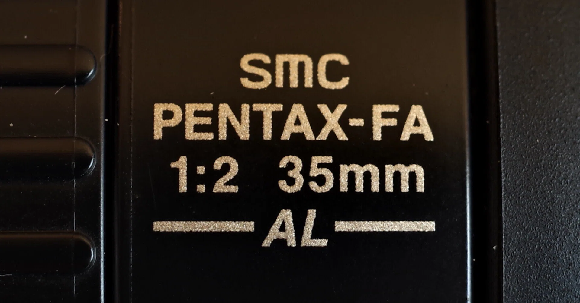 隠れスターは伊達じゃなかった。smc PENTAX-FA 35mmF2AL|鶏(とり) 隠れスターは伊達じゃなかった。smc PENTAX-FA 35mmF2AL|鶏(とり)