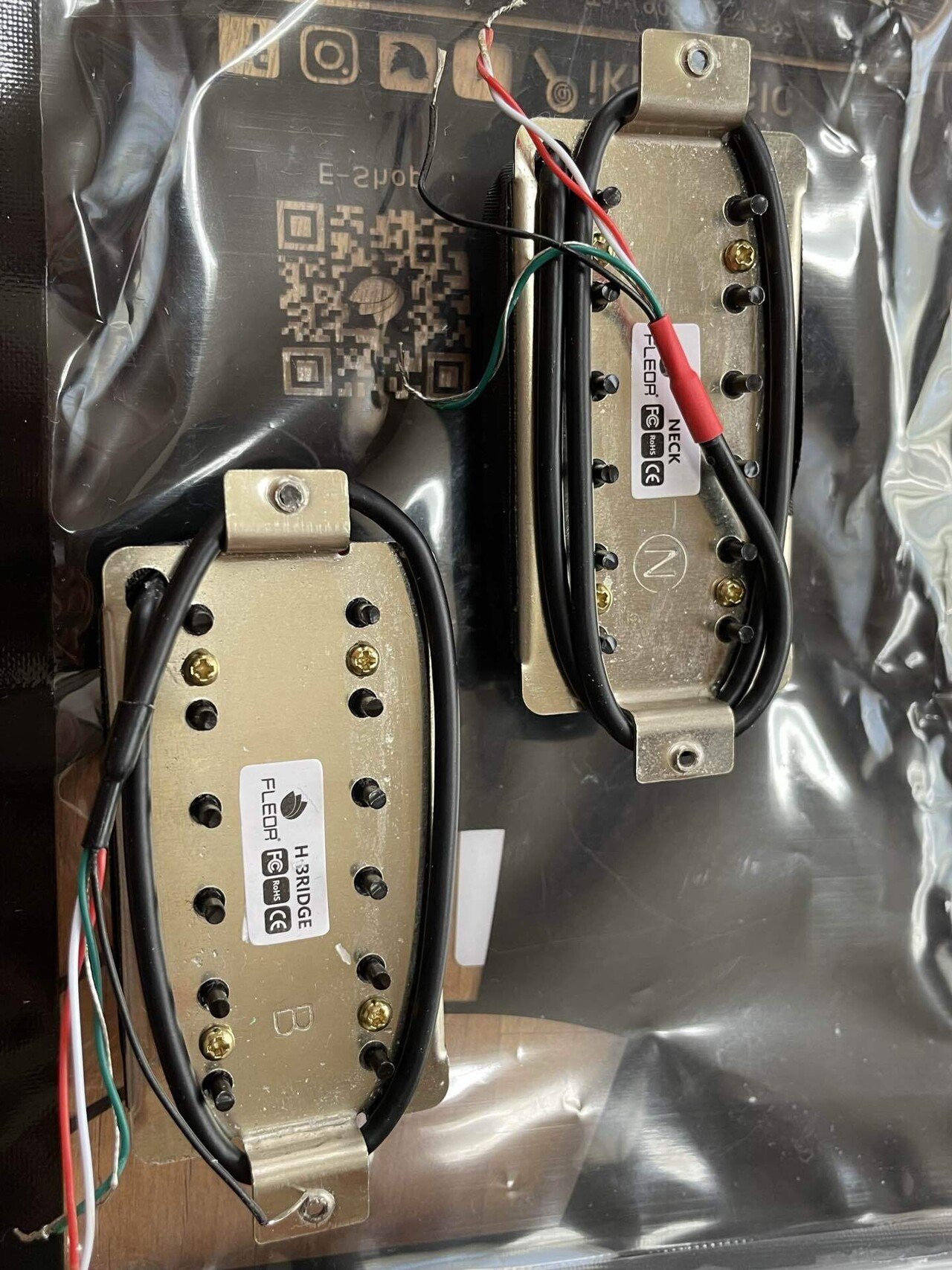 Hex Guitars N400にFLEORのピックアップを取り付ける｜不死鳥