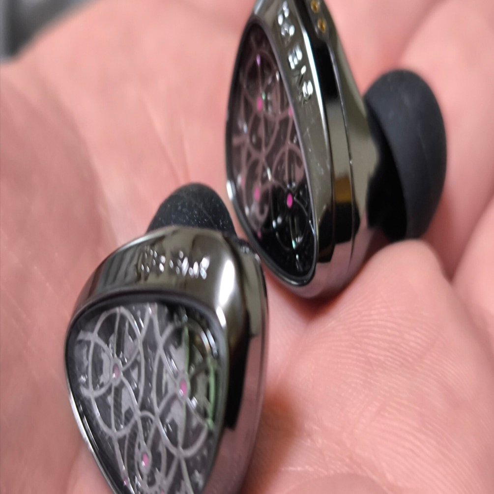 KBEAR TB Pro Tourbillon-Pro【新品未開封】 KBEAR Tourbillon Pro(TB-Pro) は複合振動板が生み出す没入感あふれる