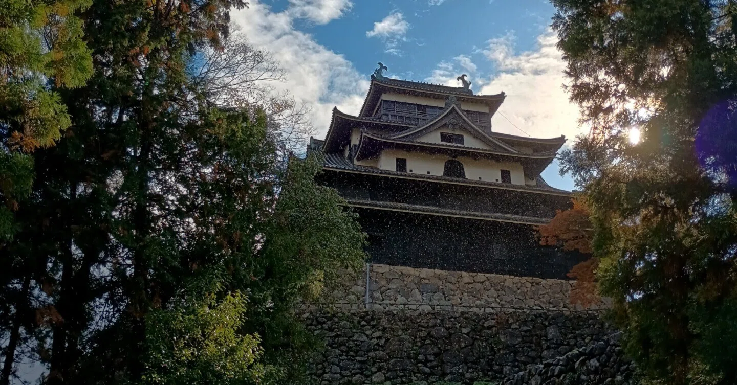松江城、出雲大社への旅②雨と虹と国宝天守｜ヤスジロウの記