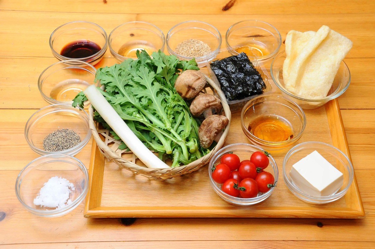 春菊の一番美味しい食べ方 春菊と豆腐の韓国風サラダ 旅する料理家 人生のレシピを作る なぎさ なおこ Note