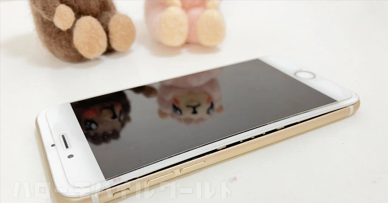高齢の母が使っていた古い iPhone 6 バッテリー膨張！本人は気にして