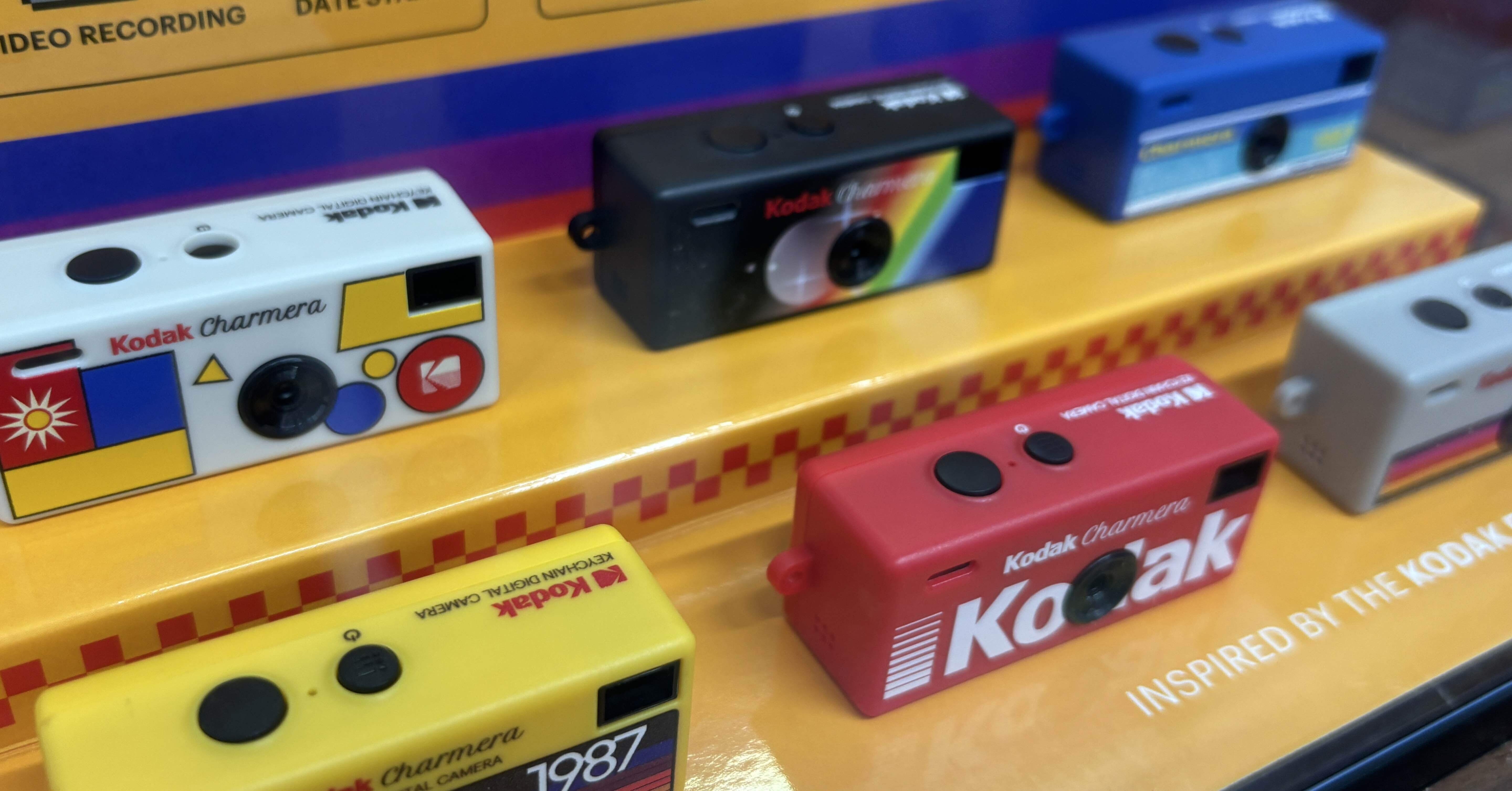 ガチャ感覚で楽しむ新コンデジ、Kodak charmera｜けいふ