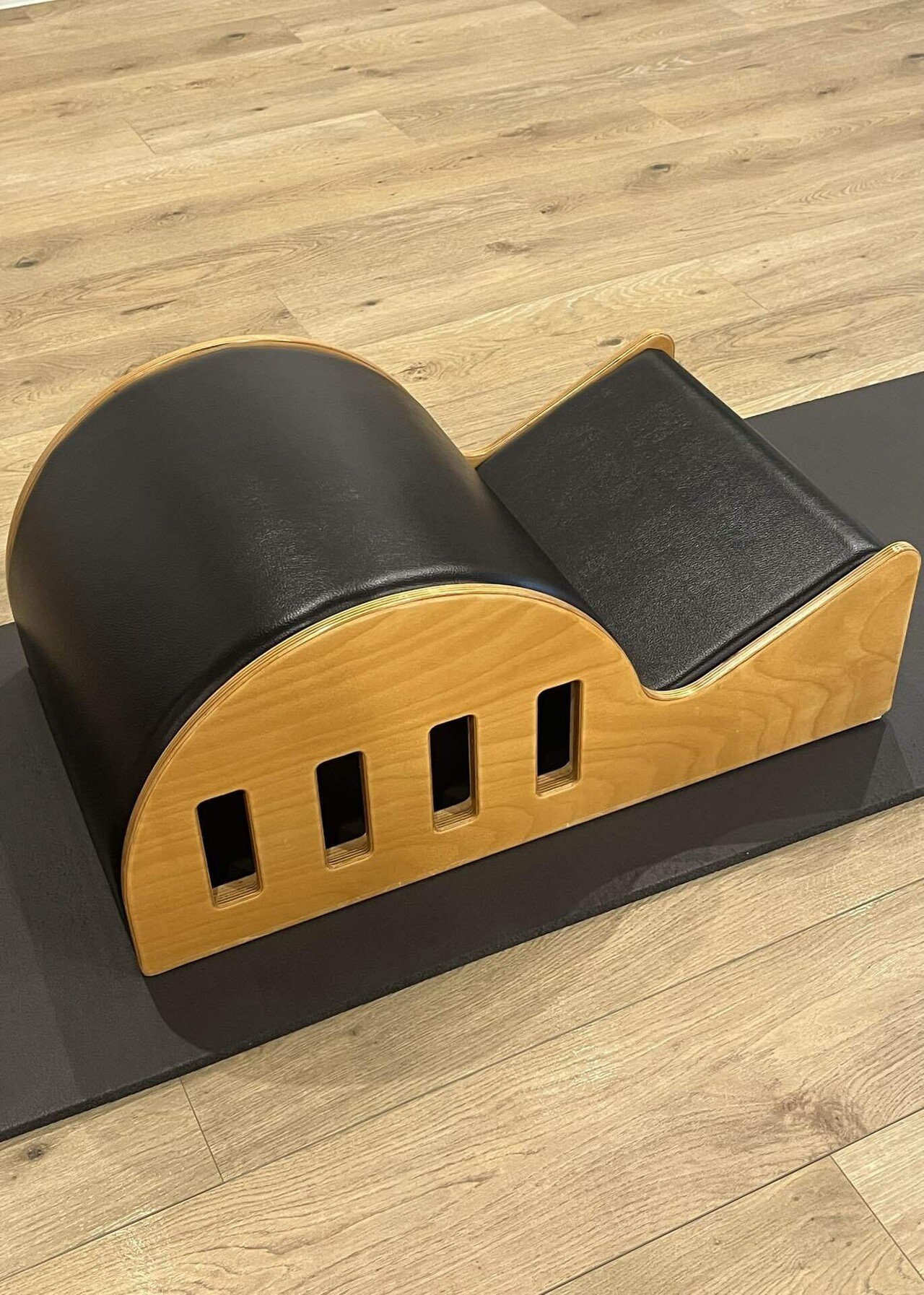 ピラティスマシン紹介〈スパインコレクター・プロップス〉|株式会社 ピラティスマシン紹介〈スパインコレクター・プロップス〉|株式会社