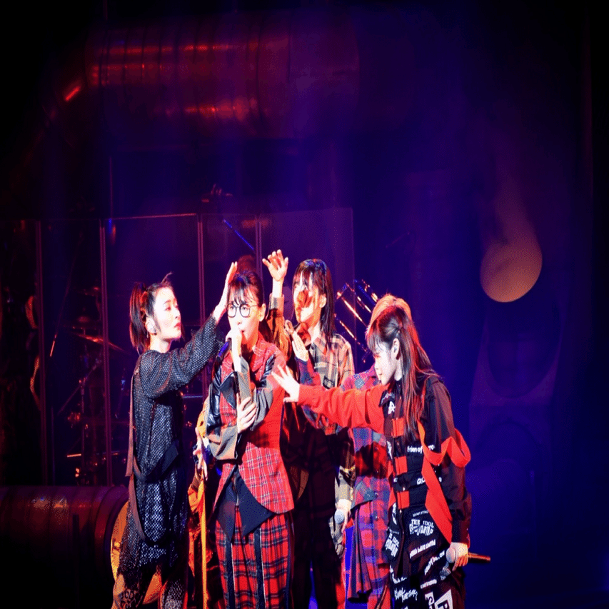 アイナ・ジ・エンドって何者？38万kmを旅するビックラバー｜113号室