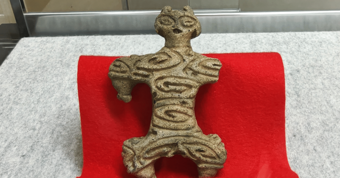 気になる土偶#135：海岸で拾われた土偶/北海道 島崎遺跡｜のんてり