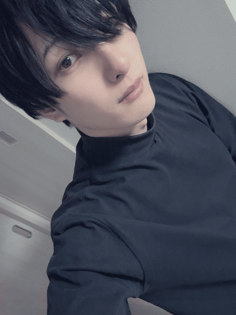 自己紹介(顔写真付き)｜えびちちち