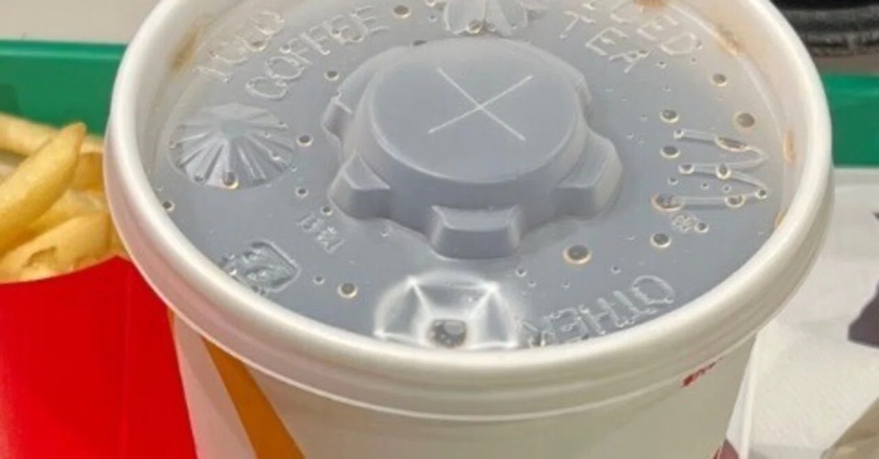 Rite of Passage Straw at McDonald's｜友達