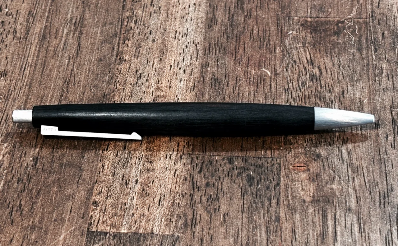 LAMY2000 ボールペン 愛用の一本｜【LAMY(ラミー)】2000シリーズ ボールペンの魅力と