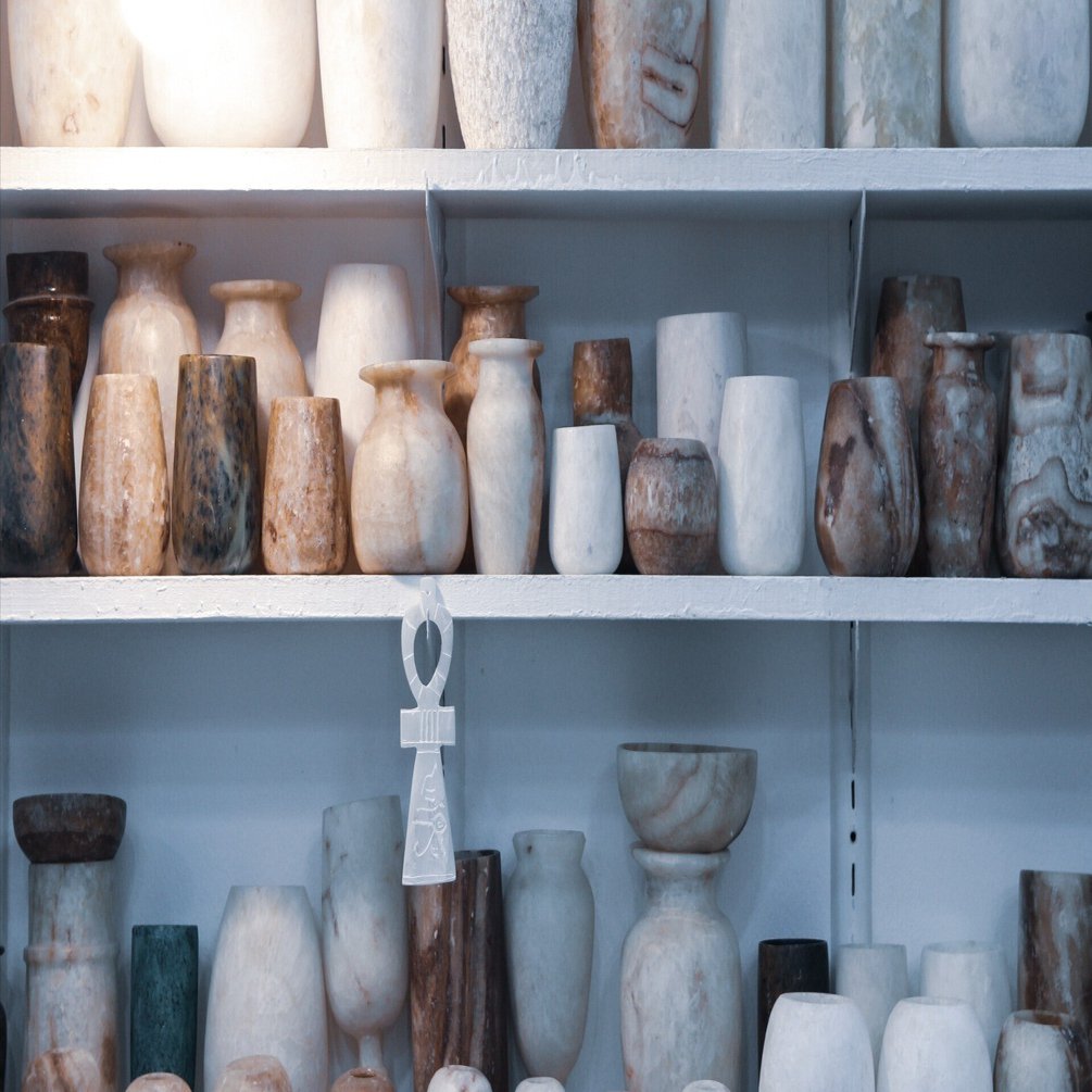 世界の器⑤ 光を抱く石から見える暮らしの知恵 ー エジプトのアラ