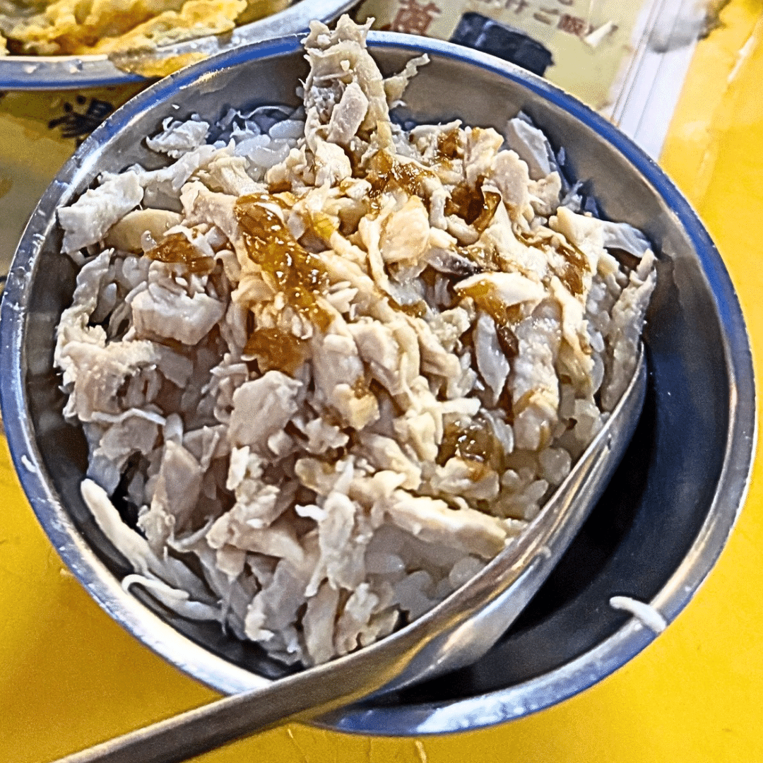 飯台 おっちゃんぽの台北飯旅｜寧夏夜市『方家雞肉飯』でミシュラン認定の