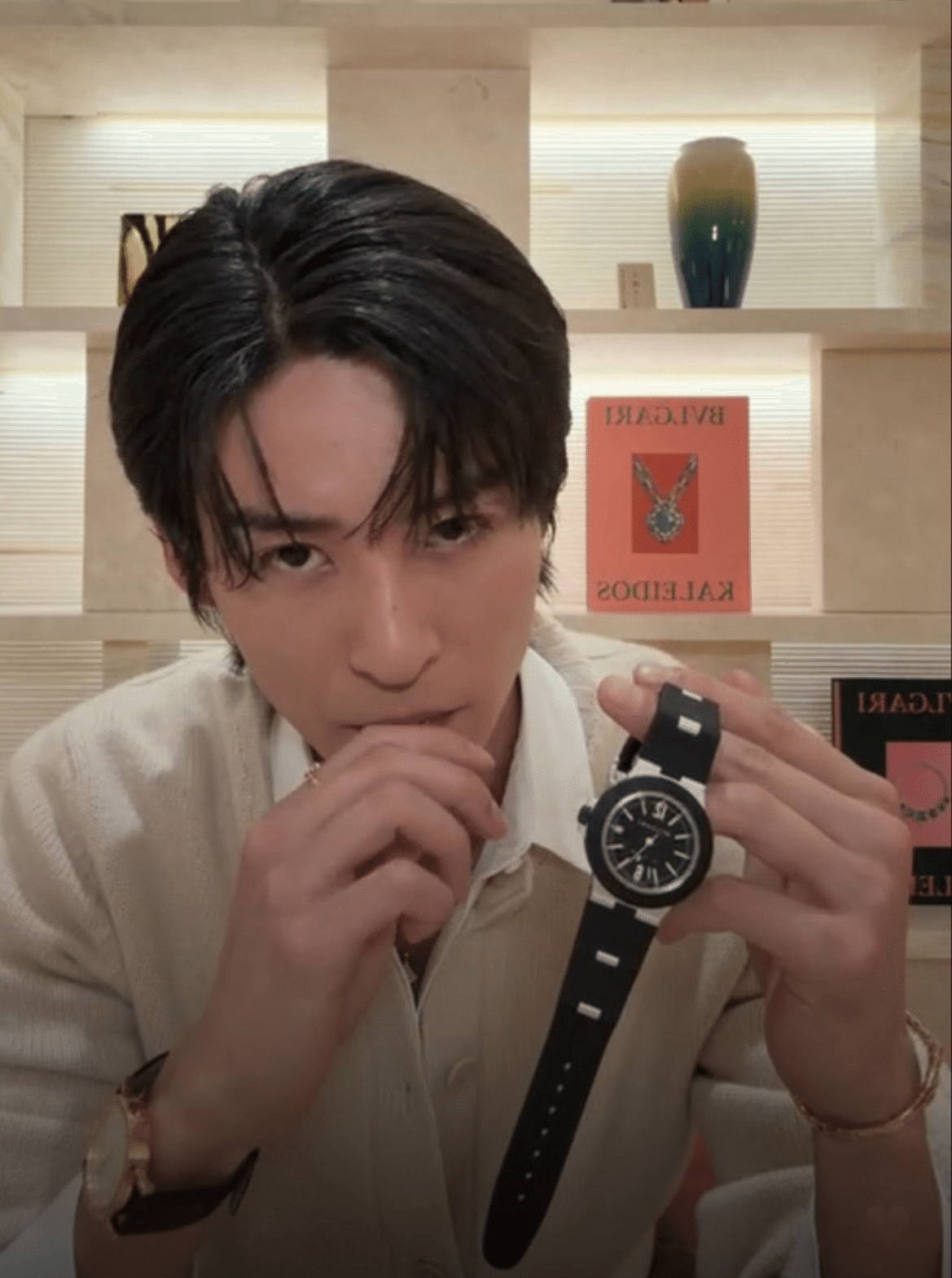 SnowMan🖤 目黒蓮、ブルガリ ‒ 私物まとめ｜たまゆき⛄️