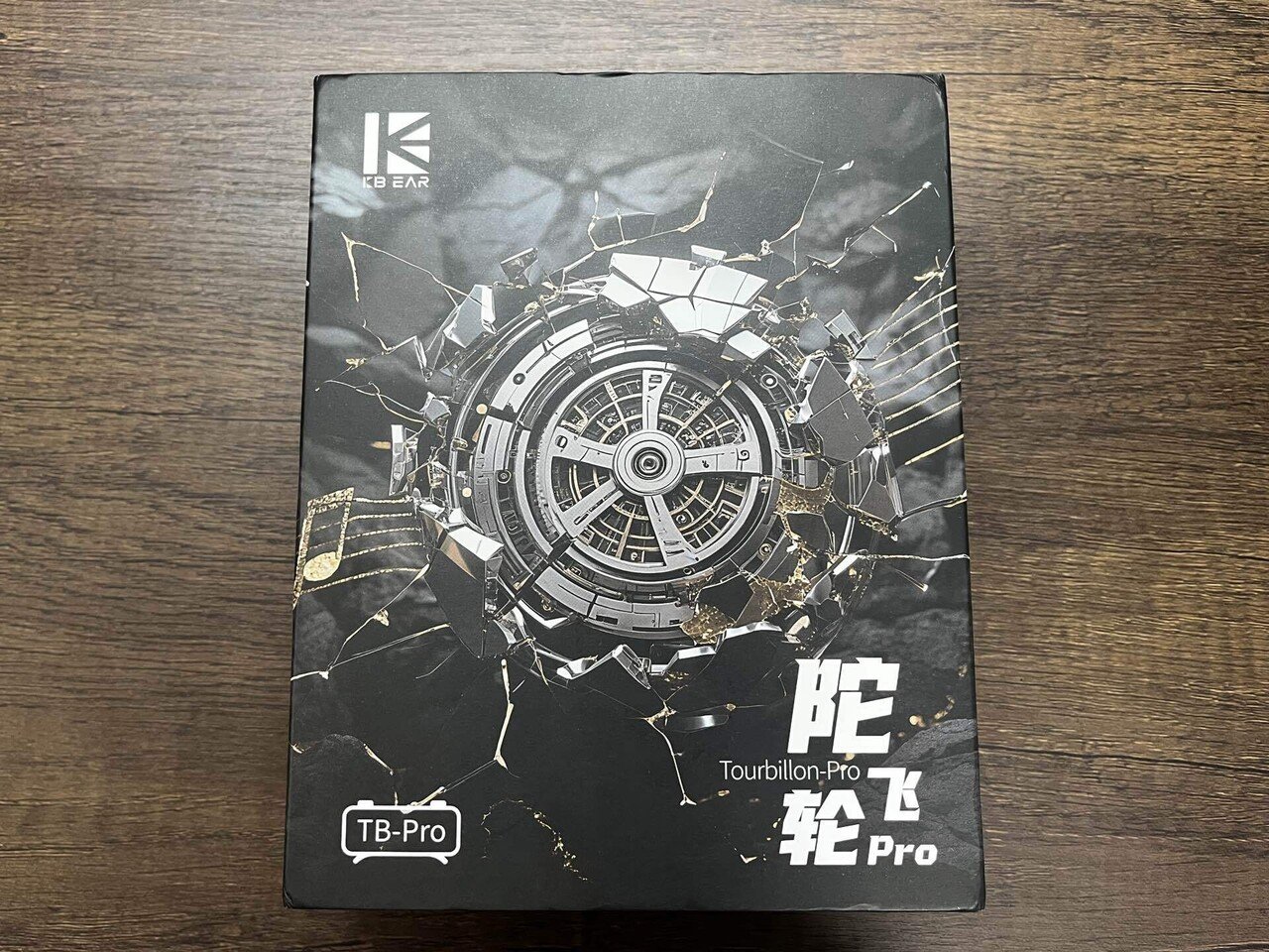 レビュー】♯16 KBEAR Tourbillon-Pro〜精密機構、響く〜｜やまこ