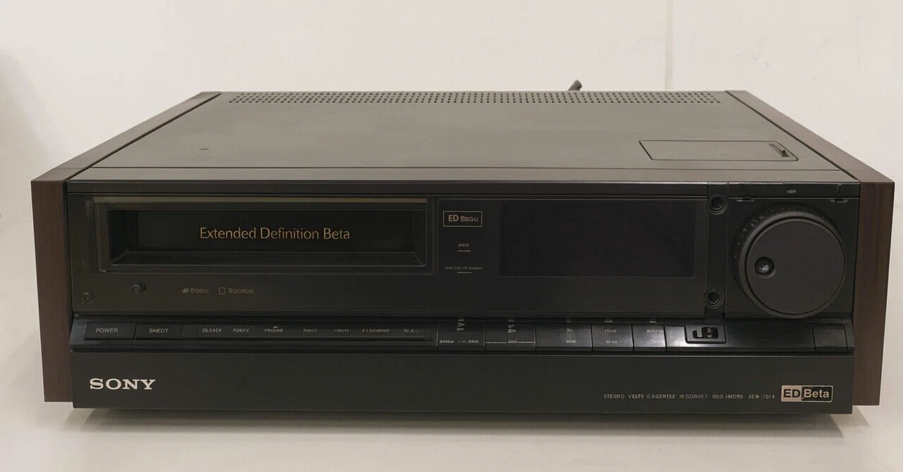 昭和レトロ　 SONY EDベータデッキ　昔のベータの録画をデジタル化にも！ 僕の青春は、ベータマックスと共にあった (後編)｜Ayumu Koide