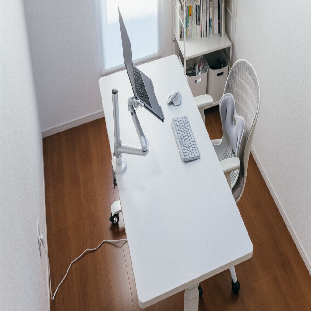 デスクツアー｜「余白」を生み出すための在宅ワーク2年目のデスク環境