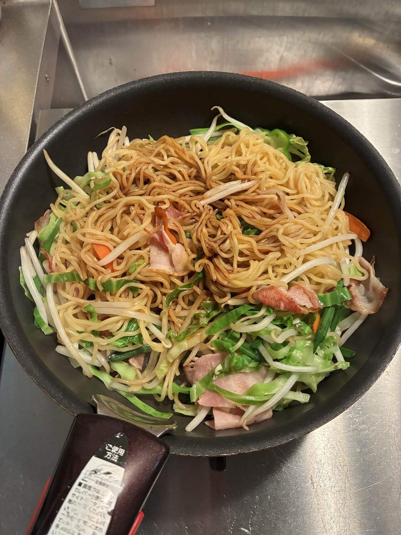 作ってでも食べたい】 今日はベーコン 一平ちゃん夜店の焼そば（チルド