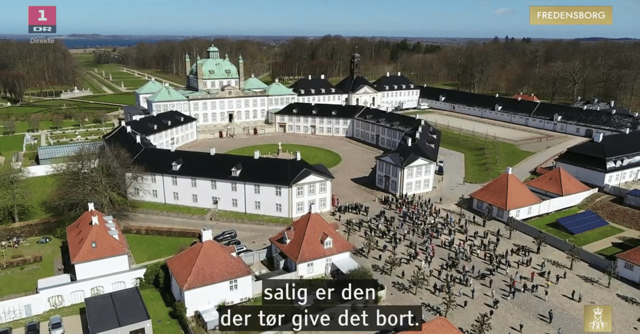 女王陛下の誕生日を歌で祝うデンマーク ひぐち デンマークで仕事中 Note