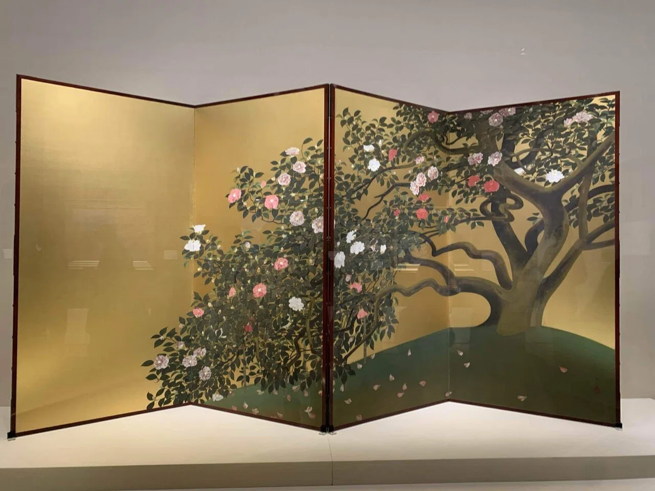 聖地巡礼展】日本画の聖地の天気、悪すぎる【山種美術館】｜なすにきび