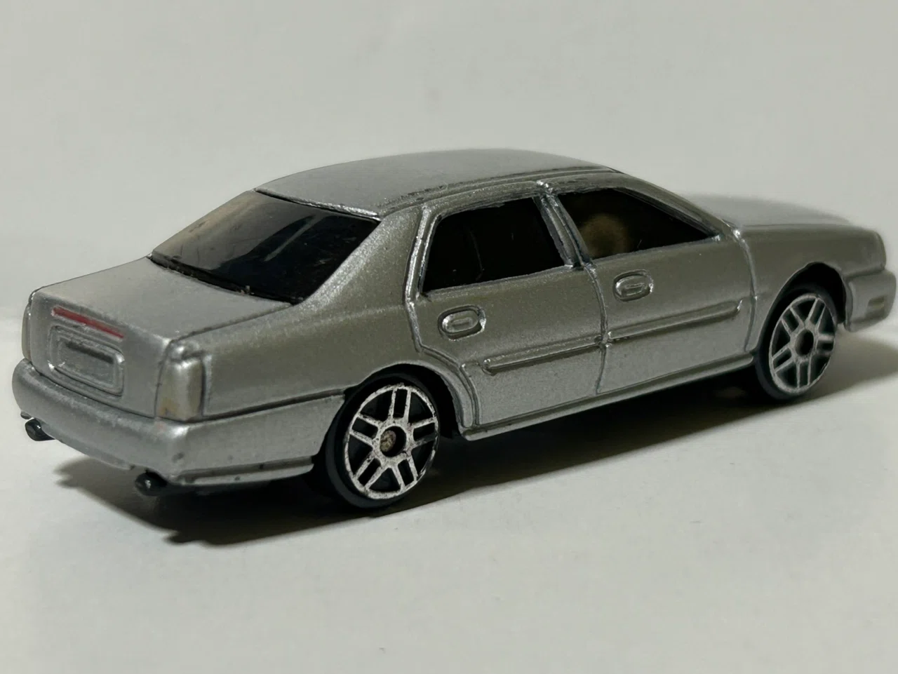 マイスト キャデラック デビル DTS Maisto Fresh Metal Cadillac