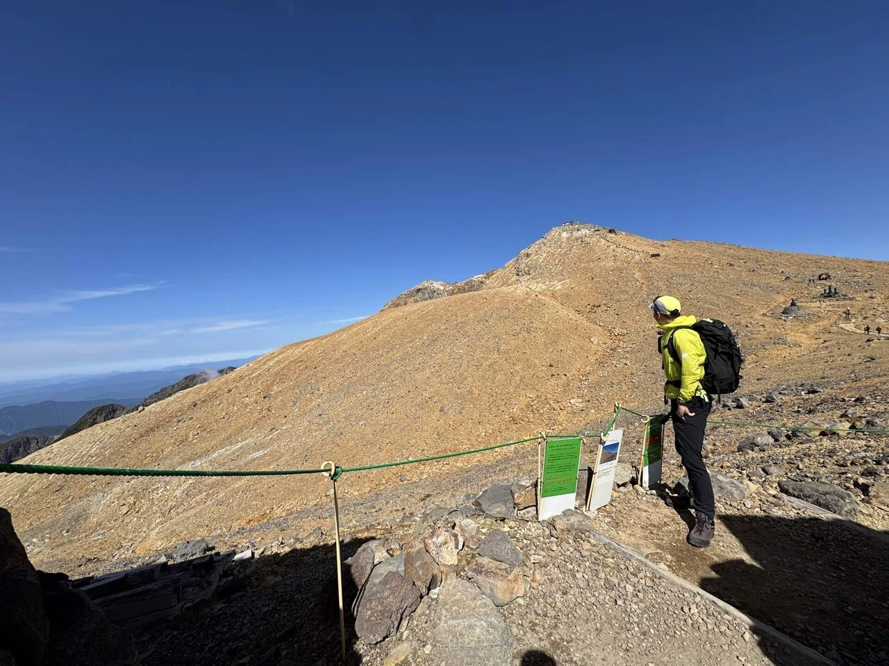 噴火から11年。実際に登って感じた“御嶽山”の今｜YuYaアウトドア旅