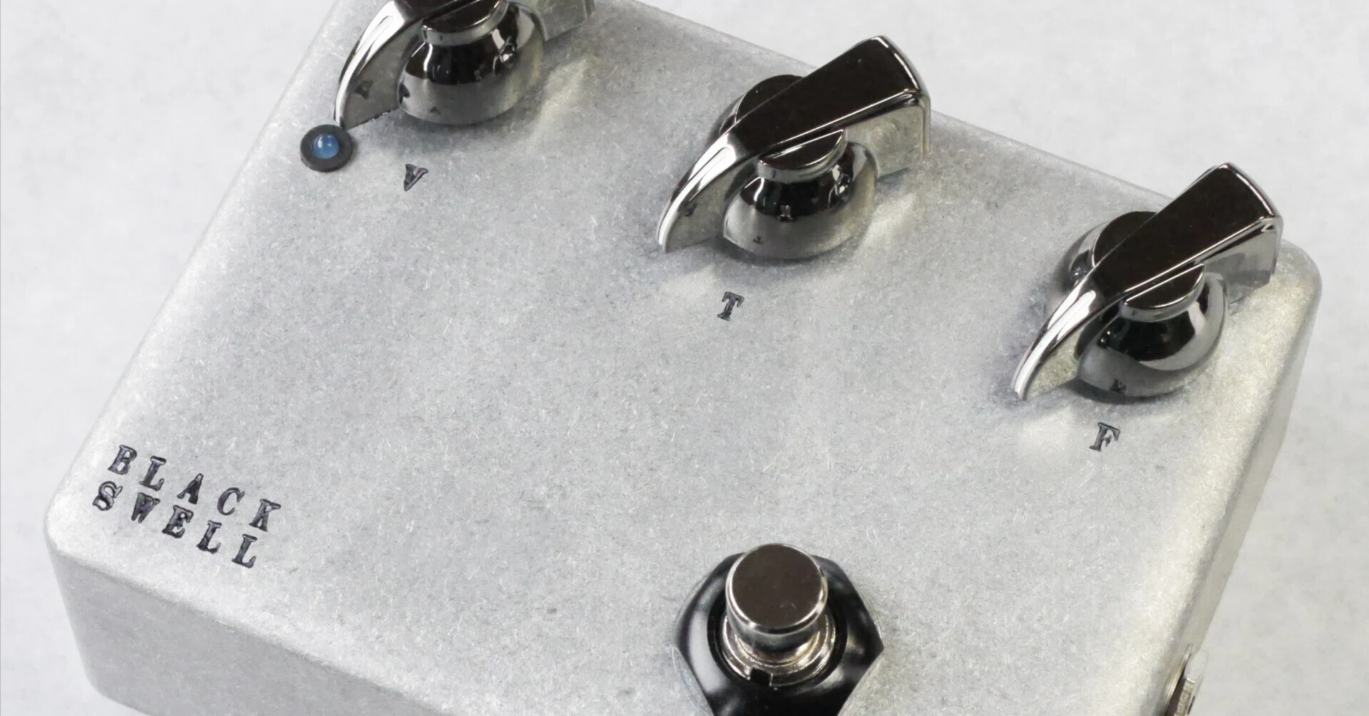 新発売〉Black Swell｜Bass Brassmaster系オクターブ・ファズ。 ベース