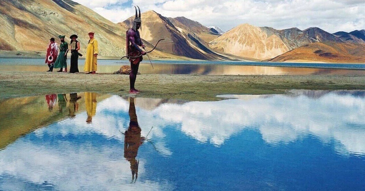 劇場の扉を開けて「落下の王国」へ、物語の力を辿る道をゆく。 “THE